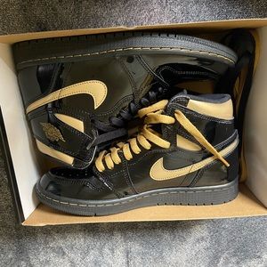 Air Jordan 1 Retro High “Black Metallic Gold”